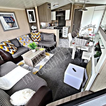 Tattershall Luxury Hot Tub Caravan Extérieur photo