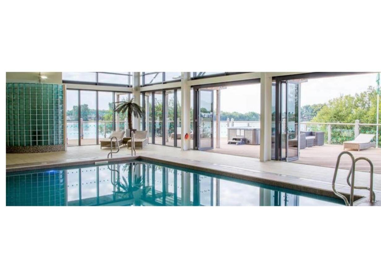 Tattershall Luxury Hot Tub Caravan Extérieur photo