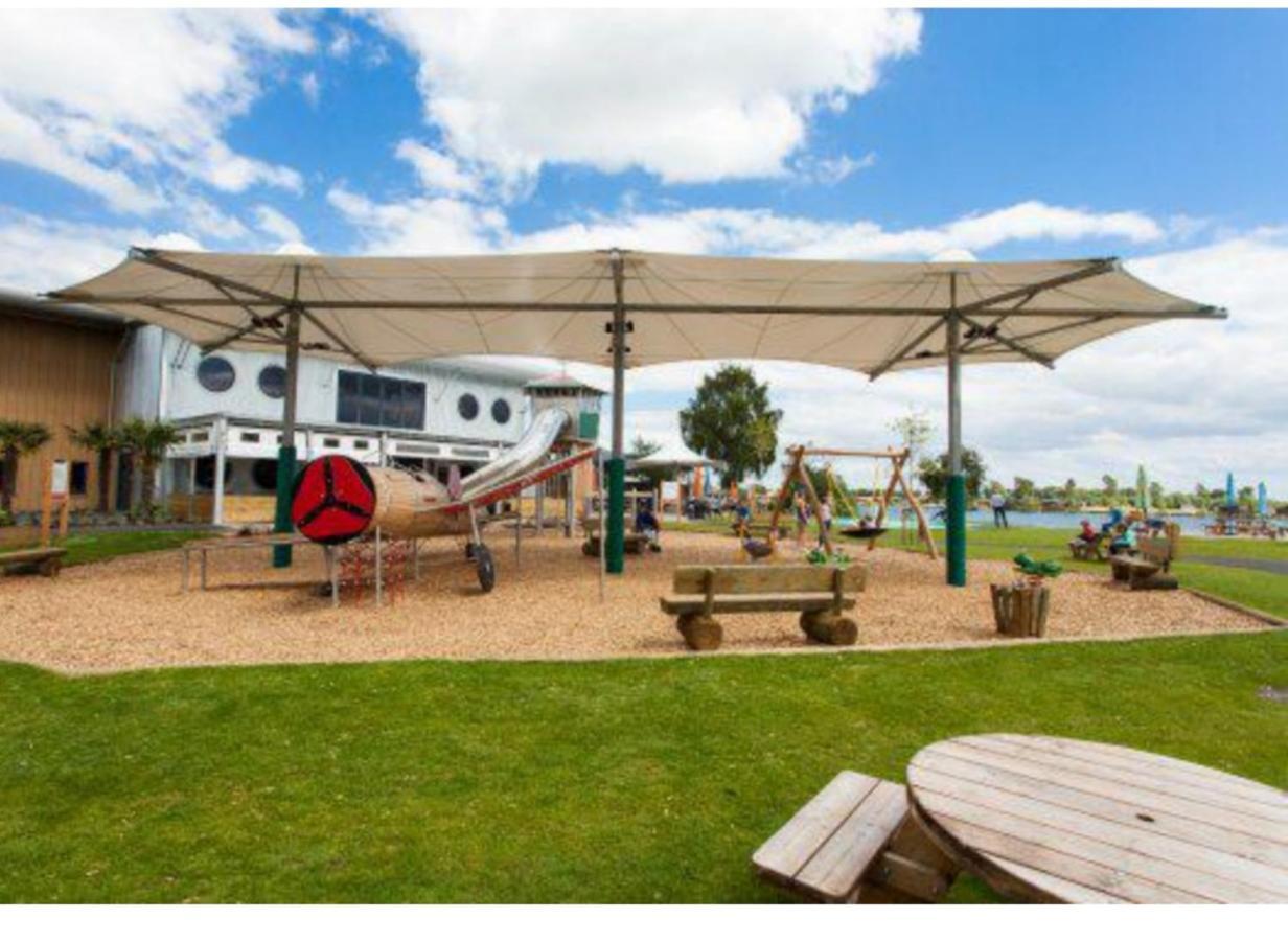 Tattershall Luxury Hot Tub Caravan Extérieur photo